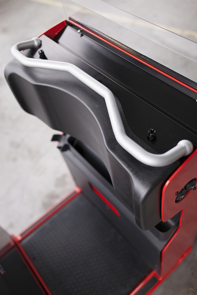 CI10 / 1.0噸電動撿料機 11