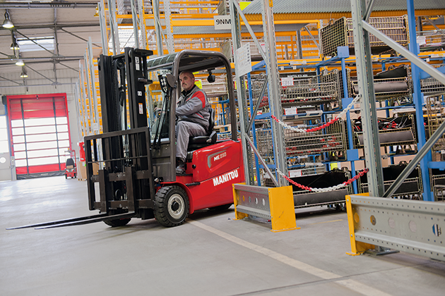 【1.6噸】電動三輪堆高機 7