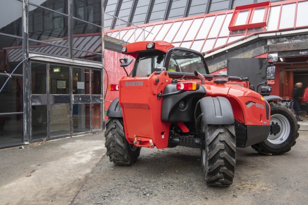 MT-X 1033 / 3.3噸 10米 通用型伸縮臂 9